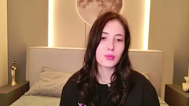 Snapshot of EmmaLawrens chatting on February 21, 8:55 pm EmmaLawrens online show from February 21, 8:55 pm