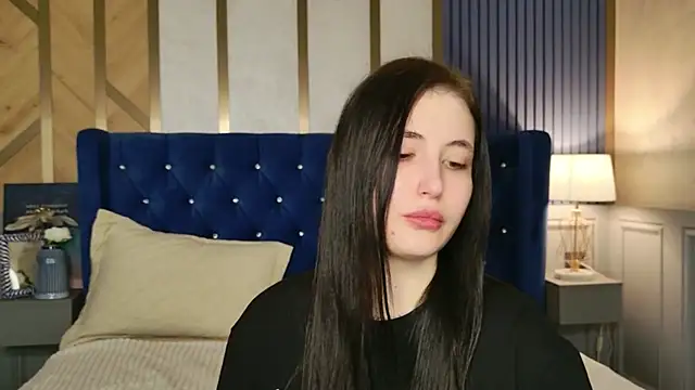 Snapshot of EmmaLawrens chatting on February 17, 8:39 pm EmmaLawrens online show from February 17, 8:39 pm