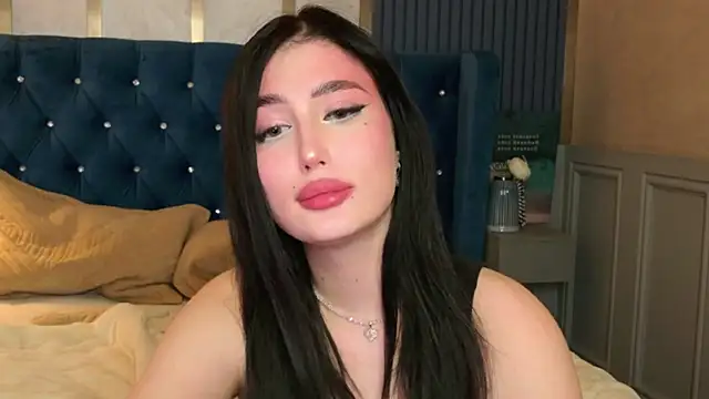 Snapshot of EmmaLawrens chatting on September 21, 3:44 am EmmaLawrens online show from September 21, 3:44 am