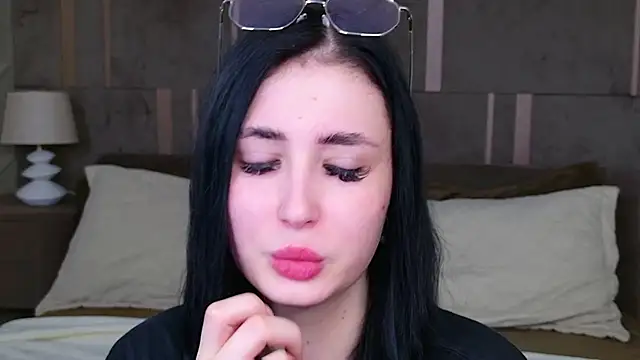 Snapshot of EmmaLawrens chatting on September 14, 8:53 pm EmmaLawrens online show from September 14, 8:53 pm