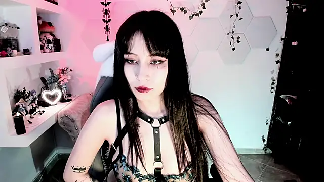 Effy Devalk online show from March 3, 5:52 pm