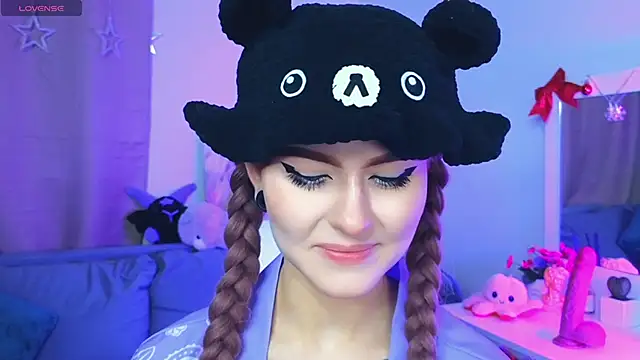 Emily  Mooree online show from February 3, 4:46 am