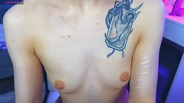 Emily  Mooree online show from February 3, 10:58 am