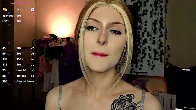 Emily  Mooree online show from November 1, 3:24 am