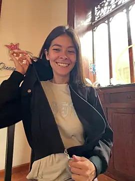 Aleska Miami online show from March 18, 2:08 pm