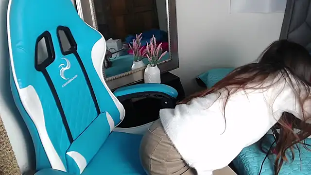 Snapshot of Aleska_Miami chatting on October 8, 3:02 pm Aleska Miami online show from October 8, 3:02 pm