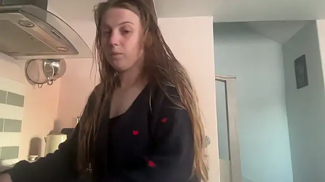 Ella-82 online show from April 28, 6:56 pm