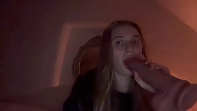 Ella-82 online show from November 10, 8:25 pm