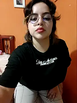 Snapshot of katty_116 chatting on January 16, 11:27 pm katty 116 online show from January 16, 11:27 pm