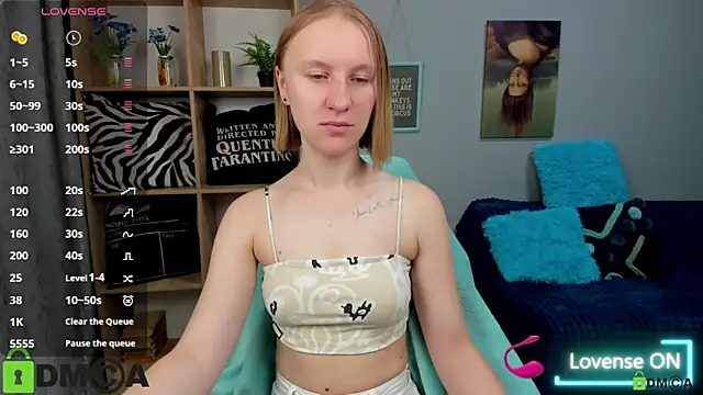 Snapshot of BeautyBlondy chatting on October 9, 6:03 am BeautyBlondy online show from October 9, 6:03 am