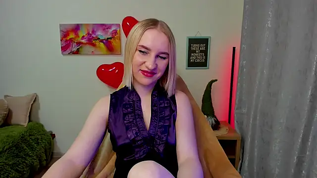 Snapshot of BeautyBlondy chatting on February 26, 4:38 pm BeautyBlondy online show from February 26, 4:38 pm
