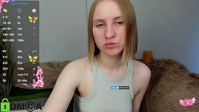 Snapshot of BeautyBlondy chatting on June 10, 12:39 pm BeautyBlondy online show from June 10, 12:39 pm