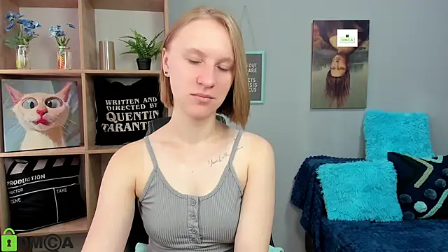 Snapshot of BeautyBlondy chatting on September 18, 5:43 am BeautyBlondy online show from September 18, 5:43 am
