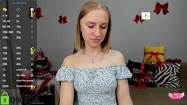 Snapshot of BeautyBlondy chatting on December 16, 1:26 pm BeautyBlondy online show from December 16, 1:26 pm