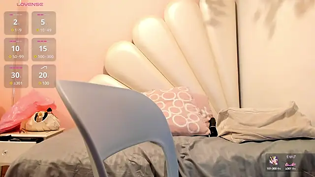 Thifany Hampton  online show from March 19, 10:53 pm