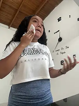 JasmineRose7 online show from April 14, 11:37 am