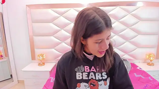 MiaQueen021 online show from March 11, 12:28 pm