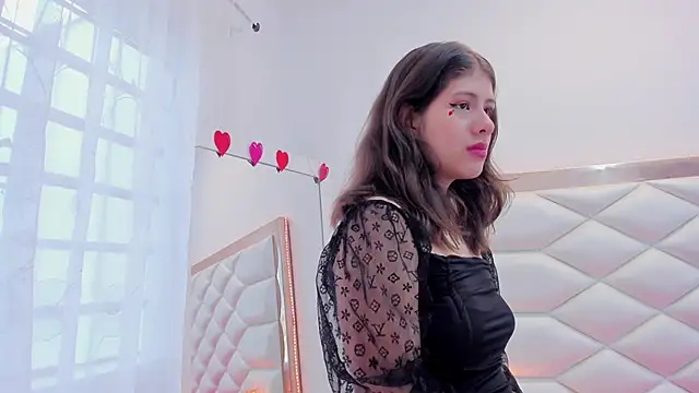 MiaQueen021 online show from March 21, 1:12 pm