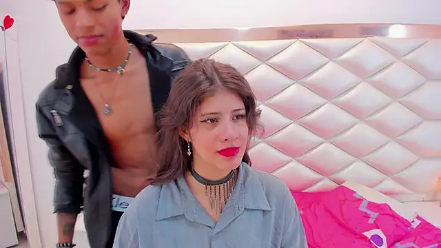 MiaQueen021 online show from March 8, 9:40 pm