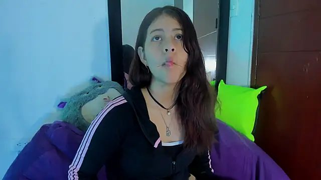 MiaQueen021 online show from September 12, 1:44 pm