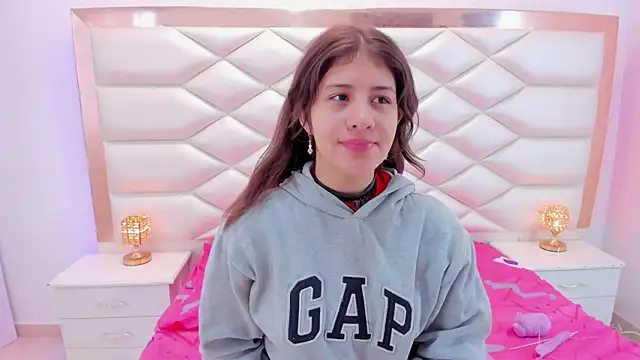 MiaQueen021 online show from March 8, 12:30 pm