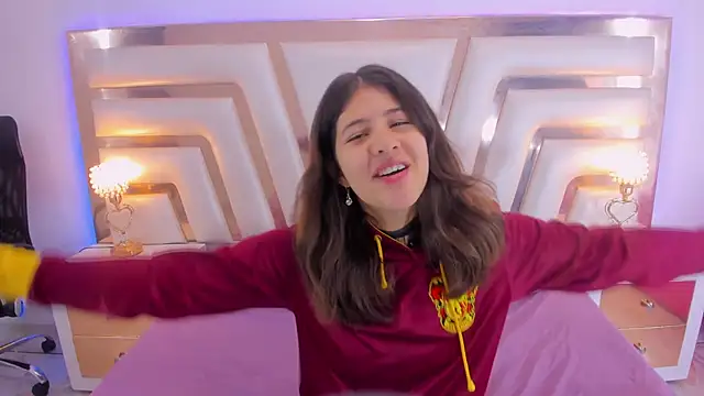 MiaQueen021 online show from March 15, 12:24 pm