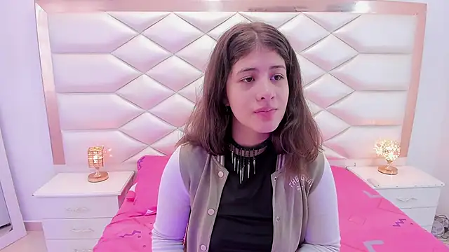 MiaQueen021 online show from March 20, 1:15 pm