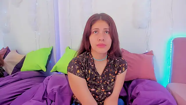 MiaQueen021 online show from October 8, 1:34 pm