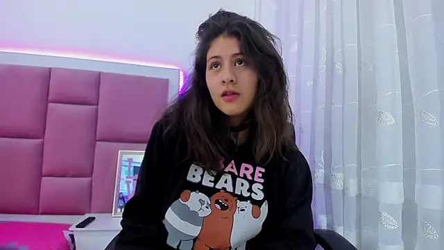 MiaQueen021 online show from March 17, 11:13 pm