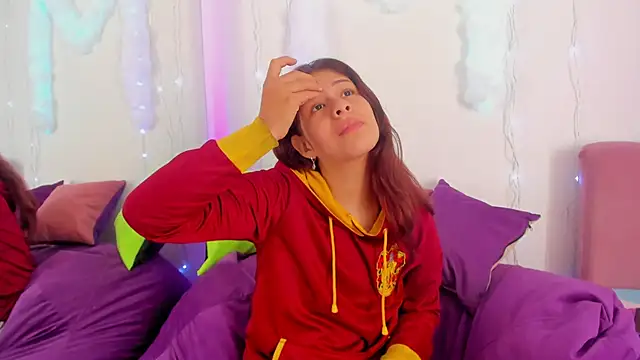 MiaQueen021 online show from September 25, 2:23 pm