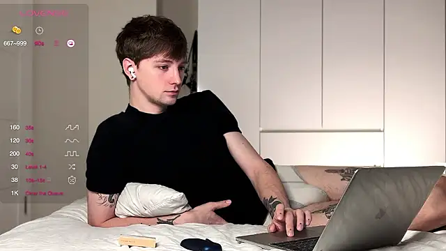 Calvin Polanski online show from February 12, 5:40 am