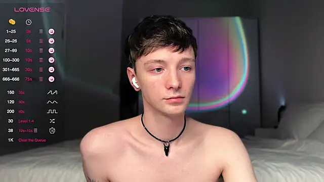 Snapshot of Calvin_Polanski chatting on January 7, 6:24 pm Calvin Polanski online show from January 7, 6:24 pm