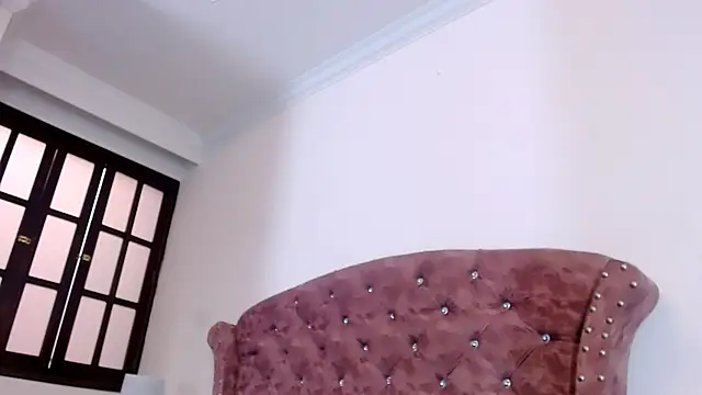 Snapshot of Kim_Lennon chatting on February 24, 1:10 pm Kim Lennon online show from February 24, 1:10 pm