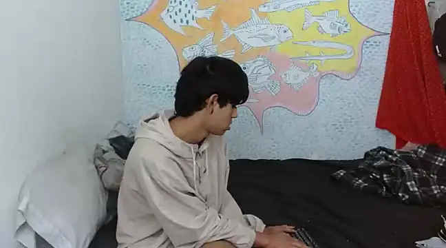 Snapshot of boysLittle chatting on February 4, 12:00 pm boysLittle online show from February 4, 12:00 pm