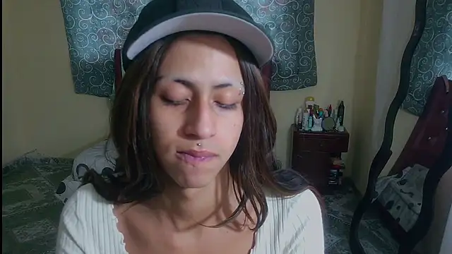boysLittle online show from May 21, 10:18 pm