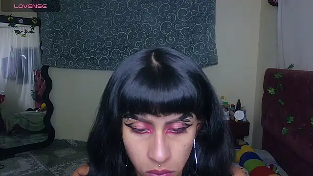 boysLittle online show from May 30, 11:32 pm