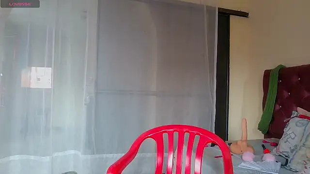 boysLittle online show from April 14, 9:09 pm