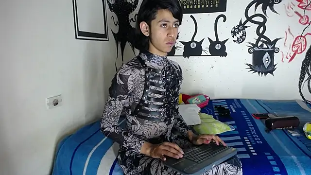 Snapshot of boysLittle chatting on October 24, 2:32 am boysLittle online show from October 24, 2:32 am