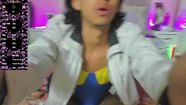 Snapshot of boysLittle chatting on November 6, 9:46 am boysLittle online show from November 6, 9:46 am