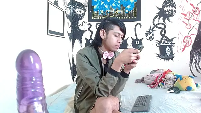 Snapshot of boysLittle chatting on October 20, 8:09 pm boysLittle online show from October 20, 8:09 pm