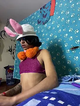 Snapshot of boysLittle chatting on October 21, 9:52 am boysLittle online show from October 21, 9:52 am