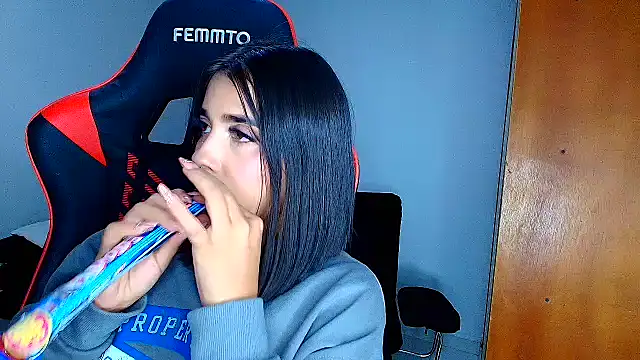 Rousse violett online show from February 15, 12:55 am