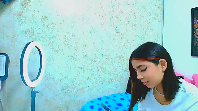 Rousse violett online show from March 10, 8:12 pm