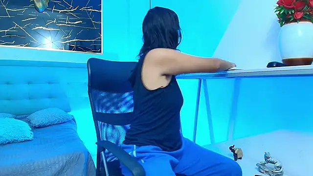 gabriela cortez online show from November 19, 1:33 pm