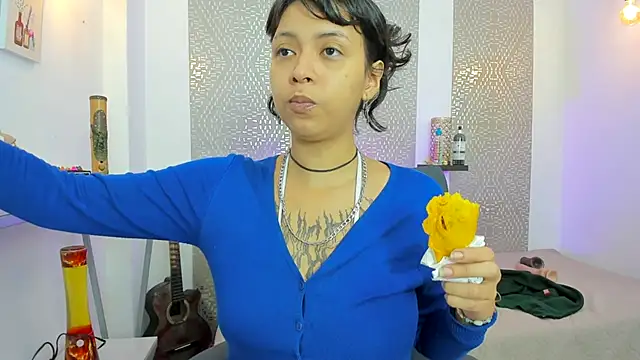 gabriela cortez online show from December 5, 1:21 pm