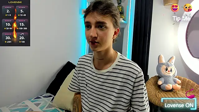 Snapshot of jeremy_salvatore chatting on November 11, 6:52 am jeremy salvatore online show from November 11, 6:52 am