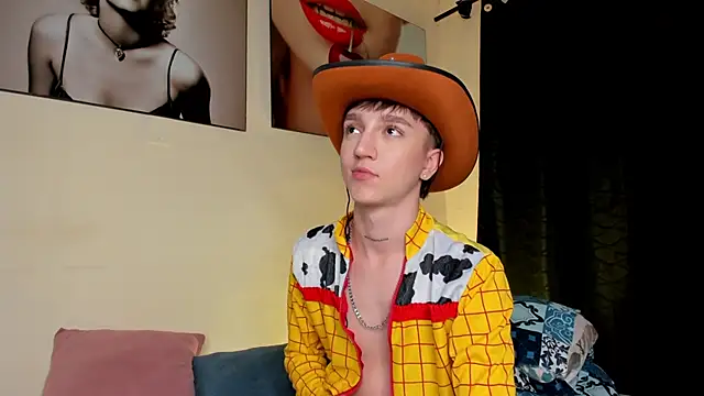 Snapshot of jeremy_salvatore chatting on January 15, 6:01 am jeremy salvatore online show from January 15, 6:01 am