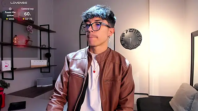 tim  fox online show from October 27, 12:06 pm