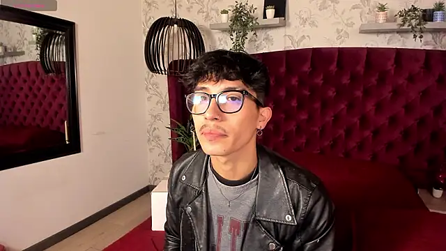 tim  fox online show from March 27, 11:44 am