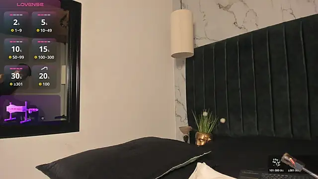 tim  fox online show from April 18, 11:45 am